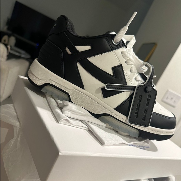 Off white! - Picture 2 of 4